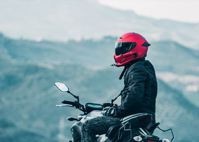 Can you use AirPods on a motorcycle helmet? - europeanchamp.com