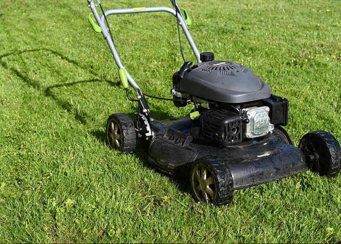Can you use motorcycle oil in a lawnmower?
